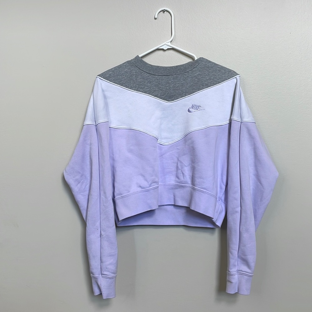 Medium Nike Crop Sweatshirt